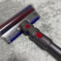 ダイソン　dyson V8 fluffy＋ 掃除機 スティック クリーナーの画像