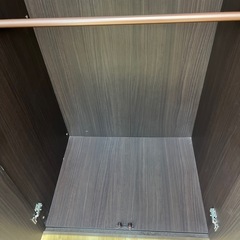 ワードローブ ３枚扉 ダークブラウン 収納家具 家具 のご紹介です！の画像