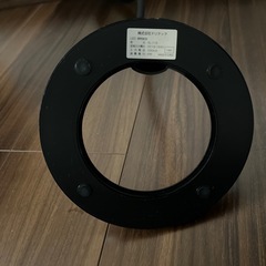 黒いデスクライト②、スイッチングアダプター付き。の画像