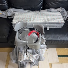 FISHER PRICE のベビージャンパー Gracoブランドのポータブルベビーベッドの画像