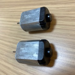 （未使用）セレナ　C26  リリースモーター2個セット　の画像