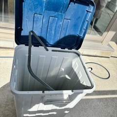 ＊商談中【引き取り限定】アスベル日本製 屋外 フタ付 ロック付き ハンドル付分別ダストボックス70L　の画像