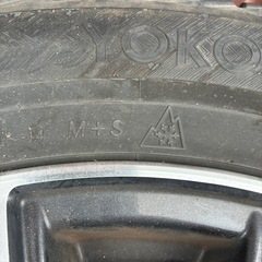 スタッドレスタイヤ　205/60R16の画像