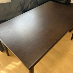 ダイニングテーブルの画像