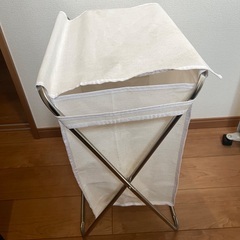 折りたたみランドリーバスケットの画像