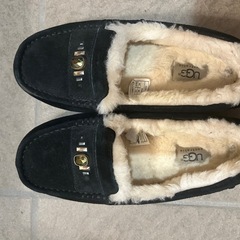 美品　UGG ボアローファー　スリッポン　24センチの画像