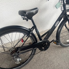１０J19　太いタイヤの、シティサイクル２６サイズ　６段変速オートライト　★自転車専門店の中古車です★　【消費税込み・防犯登録６００円込みの画像