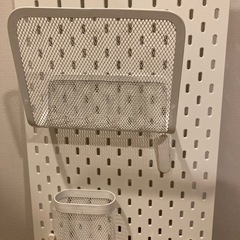 ２枚　IKEA スコーディス 有孔ボード　ホワイトの画像