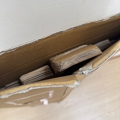 ポスター用ダンボール9枚の画像