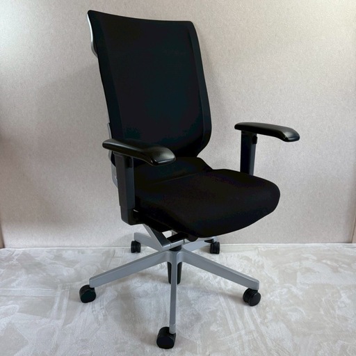 コクヨ AGATA アガタ オフィスチェア ブラック 可動肘 ビジネスチェア　定価29万円