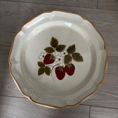 いちごのお皿の画像