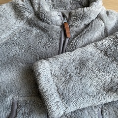 H&M 70 ふわふわジャケットの画像