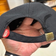 引取のみザノースフェイスキャップ黒洗濯済みの画像
