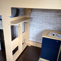 コイズミシステムベッドデスク付きの画像