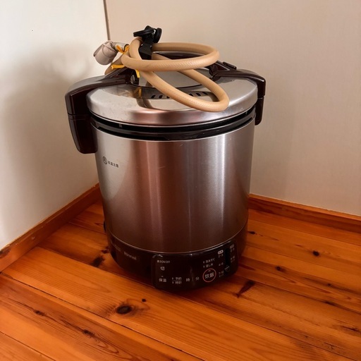 【数回使用のみ美品】リンナイ　一升プロパン炊飯釜