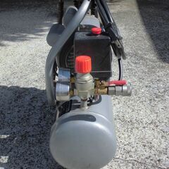 ★新興製作所 エアーコンプレッサー　BPC-8KD コンプレッサーの画像
