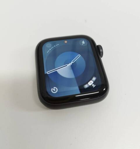 Apple Watch SE 第1世代/GPS/40mm/A2351〈MYDP2J/A〉