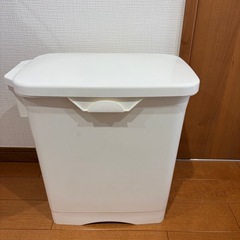 ゴミ箱の画像