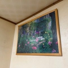 ジグソーパズルと額縁の画像