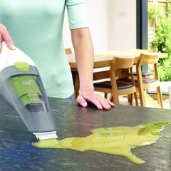 BLACK+DECKER ハンディークリーナー乾湿両用の画像
