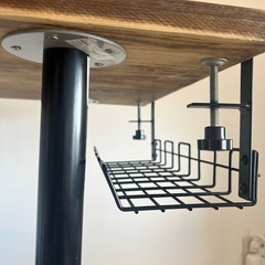 DIYデスク（IKEAの脚・杉の板
）の画像