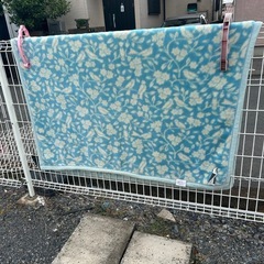 中古　二枚合わせアクリル毛布の画像
