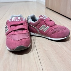 ニューバランス996 子ども靴
の画像