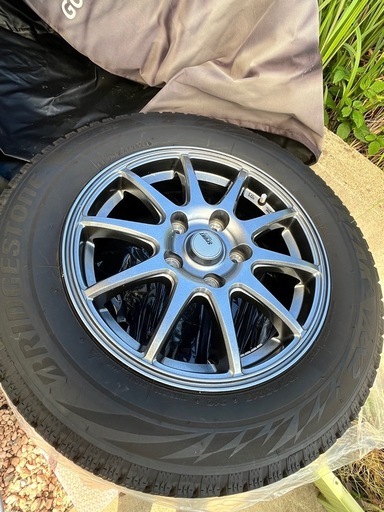 スタッドレスタイヤ４本アルミホイール付き