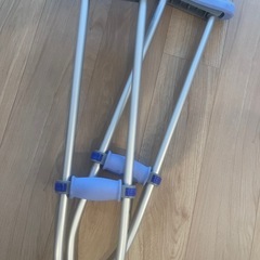 松葉杖　ほぼ未使用の画像