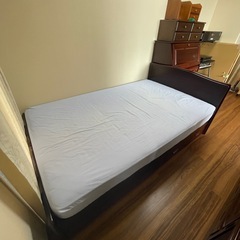 シングルベッド・マットレス付き！の画像