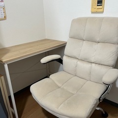 【即お譲りします】机＆椅子の画像
