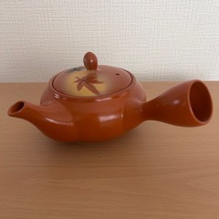 お譲り先決定》もみじ柄　急須　の画像