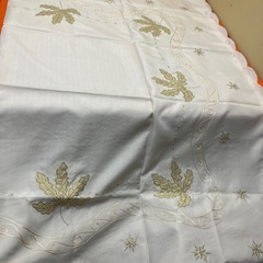 未使用　刺繍入りテーブルクロス 140x180cmの画像