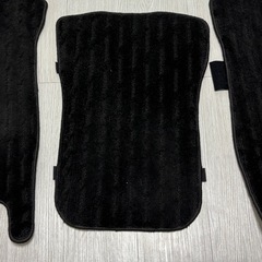 ホンダ　RUヴェゼル純正　フロアマットの画像