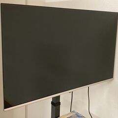 【美品/中古】43型 4K液晶テレビ UHD 4Kチューナー内蔵 地上デジタル（希望があれば写真内の土台もお付けします）の画像