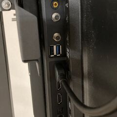 【美品/中古】43型 4K液晶テレビ UHD 4Kチューナー内蔵 地上デジタル（希望があれば写真内の土台もお付けします）の画像