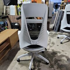 ニトリ オフィスチェア W650×D680×1160-1260mm ホワイト/ブラック系 25j菊DOの画像