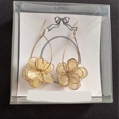 ピアス(花モチーフ)の画像