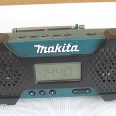2点セット マキタ 充電式ラジオ(MR051) ライト(ML101) バッテリ１個付き makita 小型・軽量ボディ 札幌 北20条店の画像