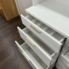 【リユ-スのサカイ広島石内店】ジモティ割！３枚扉オープンボード/クリ-ニング済み/HG-7579広島市 家具　佐伯区 家具　南区 家具　西区 家具　東区 家具　中区 家具　安佐南区 家具　安佐北区 家具　安芸区 家具　府中町 家具　海田町 家具　熊野町 家具　坂町 家具　廿日市市 家具																		 																		の画像