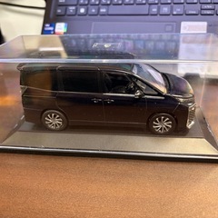 非売品トヨタ ヴォクシー1/30 カラーサンプルミニカー 新品220 ブラックの画像