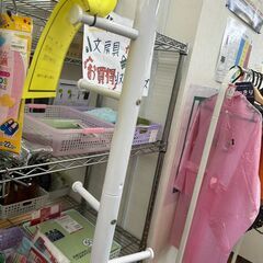 【リユ-スのサカイ広島石内店】ジモティ割！ポールハンガ-/クリ-ニング済み/HG-7579/広島市 家具　佐伯区 家具　南区 家具　西区 家具　東区 家具　中区 家具　安佐南区 家具　安佐北区 家具　安芸区 家具　府中町 家具　海田町 家具　熊野町 家具　坂町 家具　廿日市市 家具																		 																		の画像