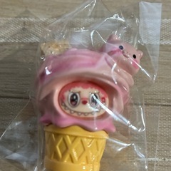 ラブブ 飾り物の画像