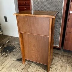 カリモク　KARIMOKU 玄関　電話台の画像