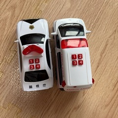トイコーの音がなる救急車とパトカーの画像