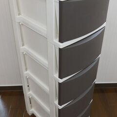 【直接引き取りのみ】 5段プラスチック収納ケース ブラウン/ホワイト R7-0001の画像