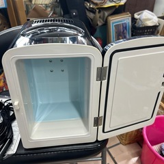 ポータブル　　温冷庫　車　部屋の画像