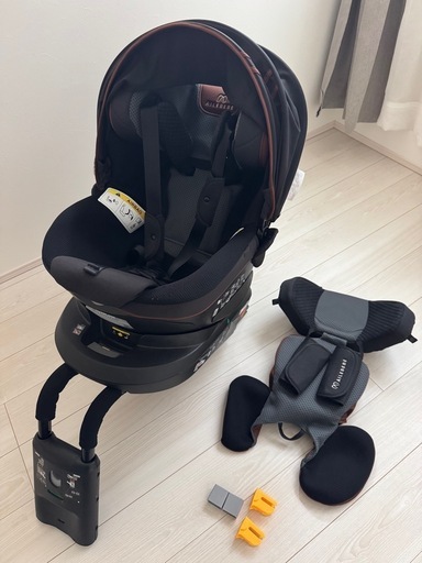 エールベベ クルットR ウィ（BF150）リュクスブラック／回転式チャイルドシート【手渡し希望】