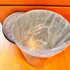 バケツ　ゴミ箱の画像