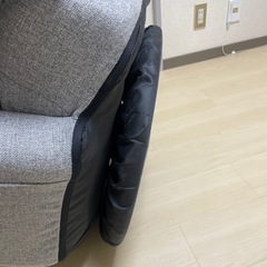 肘掛け付き回転座椅子の画像